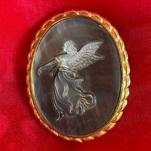 Vintage angel Brooch pin stunning